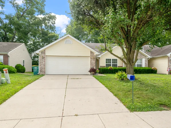 1021 Ebony Cir, Franklin, IN 46131