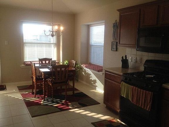 3rd image of 213 Wisteria Way