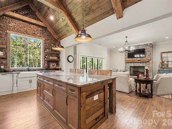 3rd image of 6957 Oakridge Rd #1