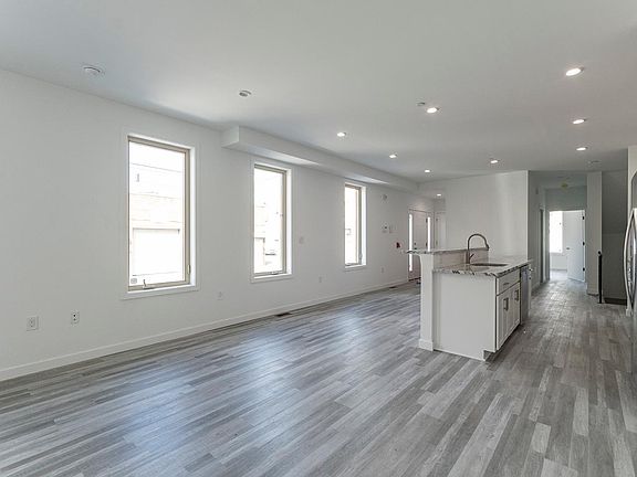 4th image of 1738 Dickinson St #A
