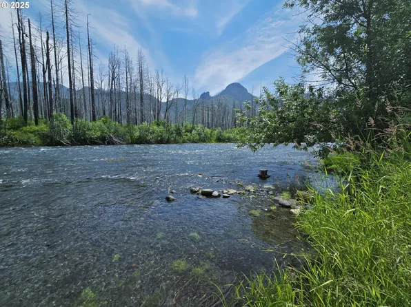 52262 McKenzie Hwy, Blue River, OR 97413