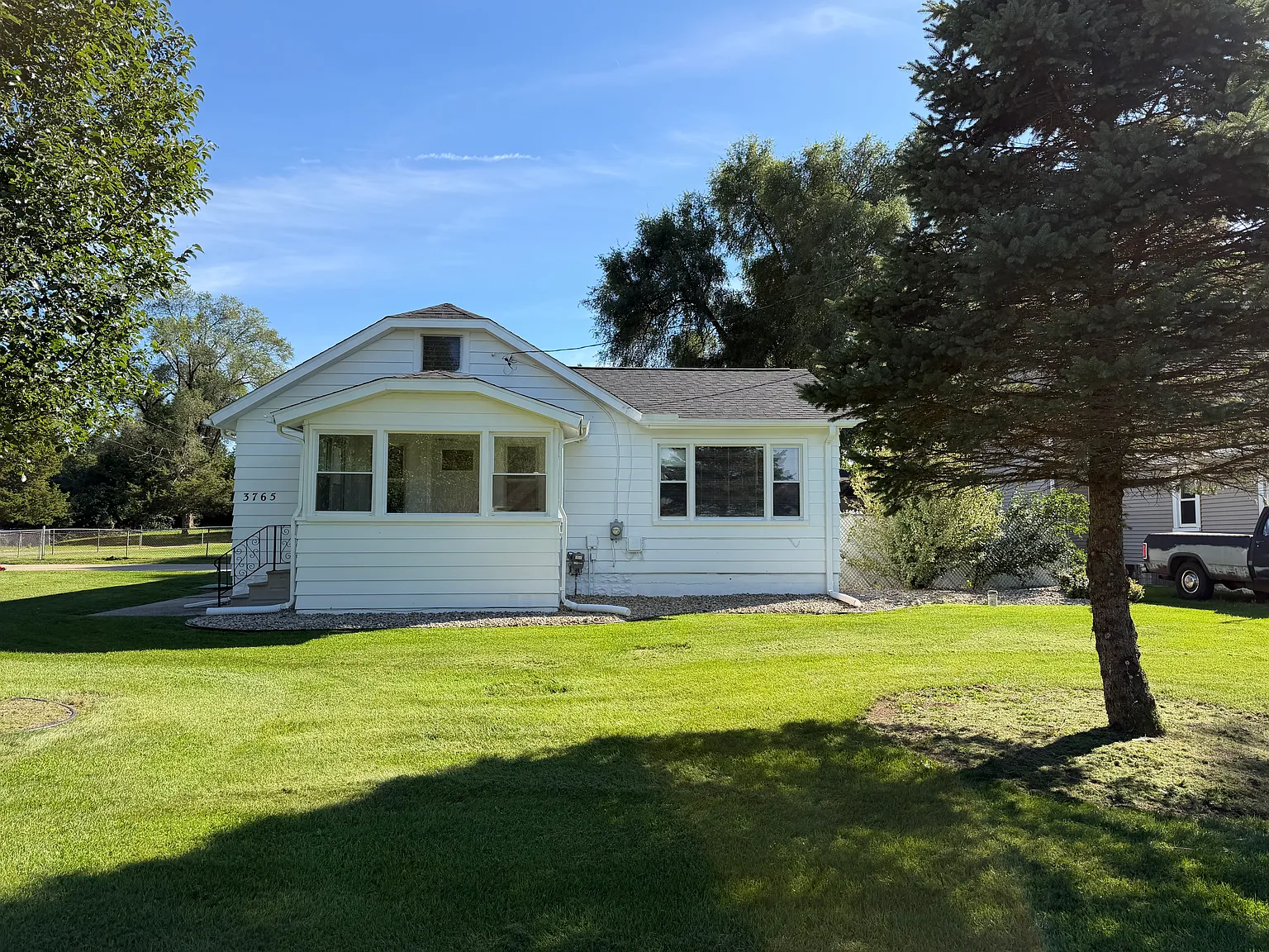 2 bed, 1.5 bath, 1020 sqft, $1,650 — Photo 2