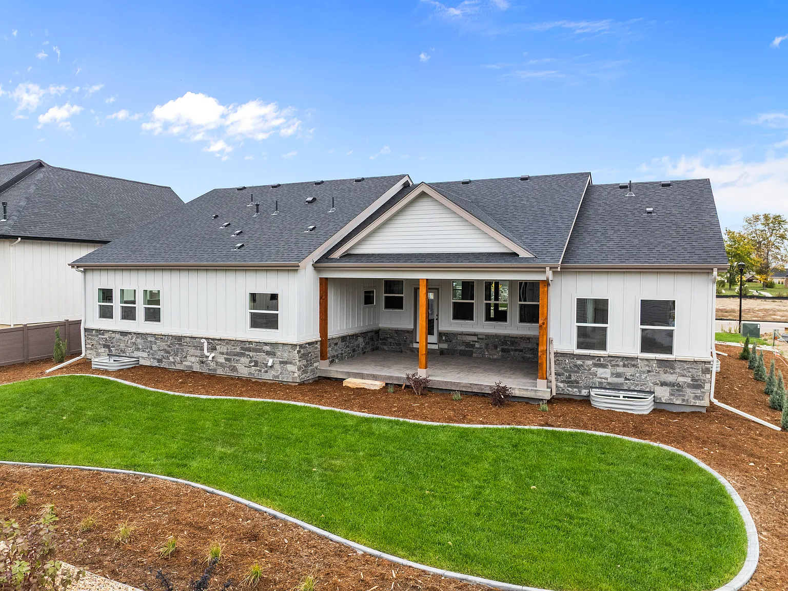 5 bed, 3.5 bath, 4713 sqft, $4,500 — Photo 4