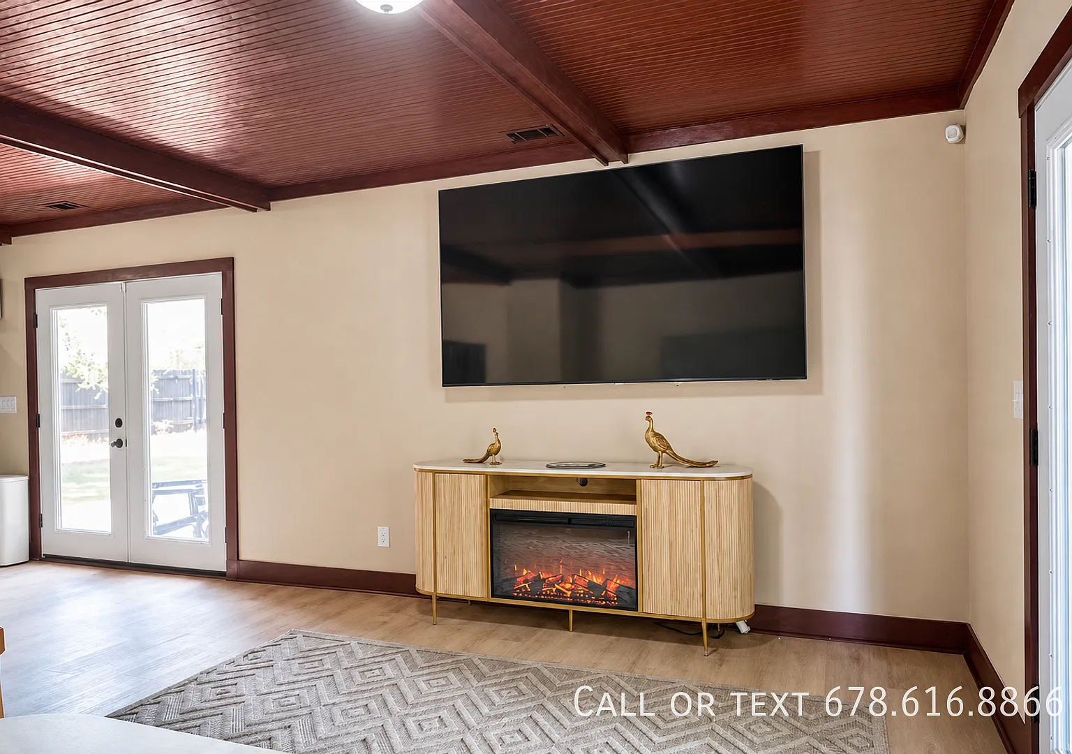Move-In Ready Furnished Duplex with Private Yard — Photo 4