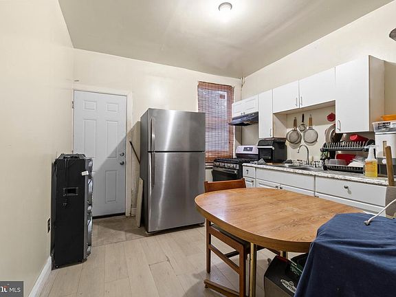 5th image of 2516 Collins St