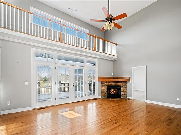 3rd image of 609 Providence Point Dr