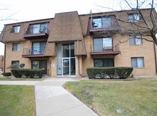 4917 W 109th St APT 203, Oak Lawn, IL 60453