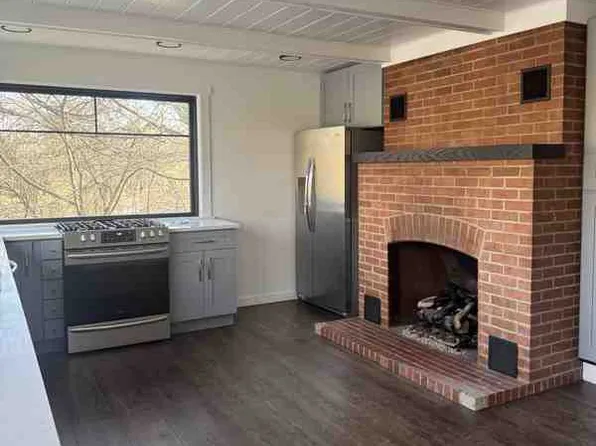 506 S Martin St, Ashkum, IL 60911