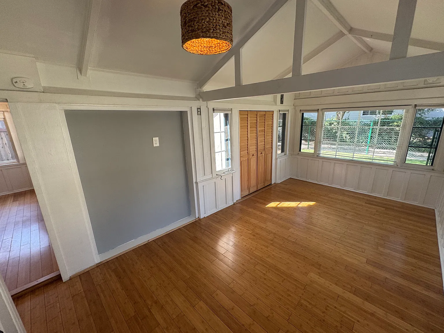 Studio, 400 sqft, $2,400 — Photo 4
