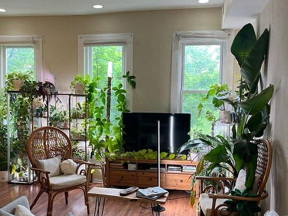 Living room from door (kitchen to left)