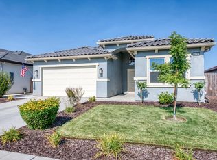 678 Alpine Way S, Madera, CA 93636