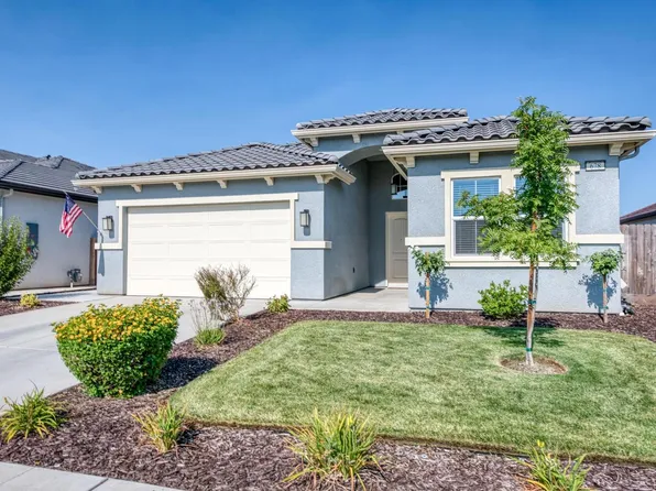 678 Alpine Way S, Madera, CA 93636