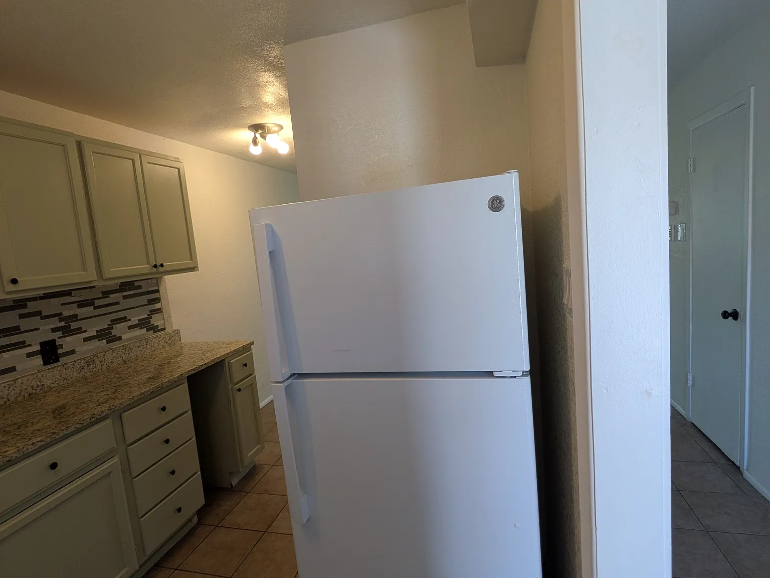 2 bed, 1.5 bath, 1024 sqft, $1,150 — Photo 3