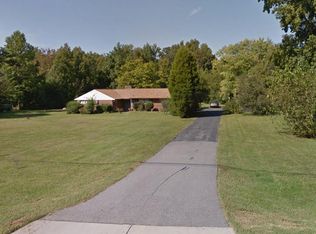 2214 Guilford College Rd, Jamestown, NC 27282