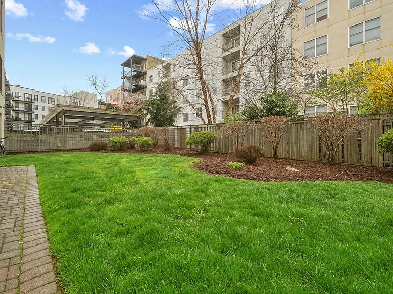 84 Adams St #5C — Photo 27