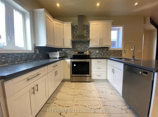 446 Crawford St #2, Toronto, ON M6G3J6