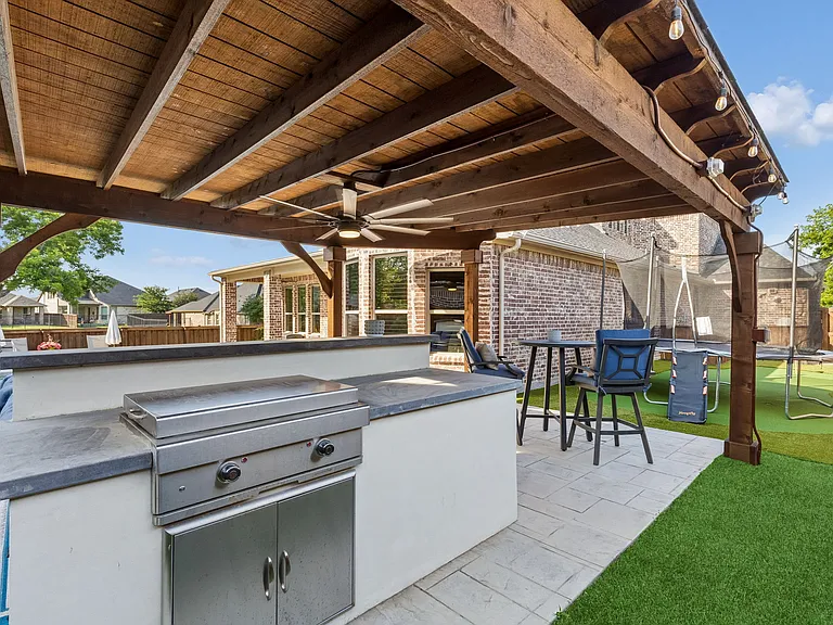 7909 Bonham Cv — Photo 36