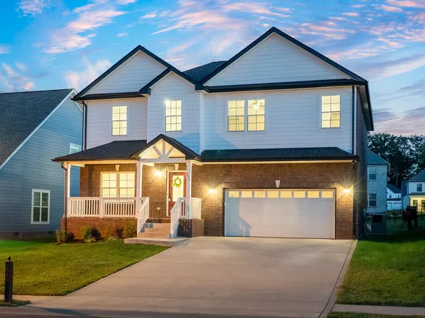 272 Bluebell Dr, Clarksville, TN 37043