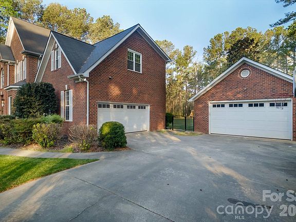 4th image of 3570 Weddington Oaks Dr