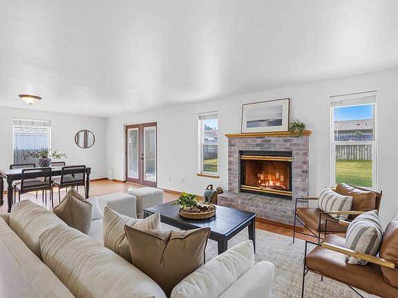 4th image of 904 S Arthur Pl