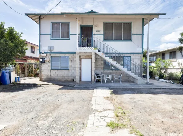 1727 Ashford St, Honolulu, HI 96819