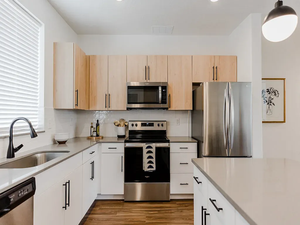 2 bed, 2.5 bath, 1482 sqft, $2,520 — Photo 2