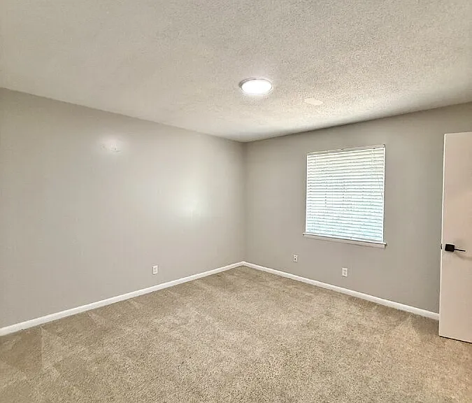 102 Woodhouse Ln #C — Photo 5
