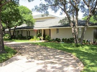 27 Bounty Rd E, Benbrook, TX 76132