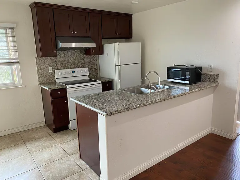 1767 Fullerton Rd #4 — Photo 5
