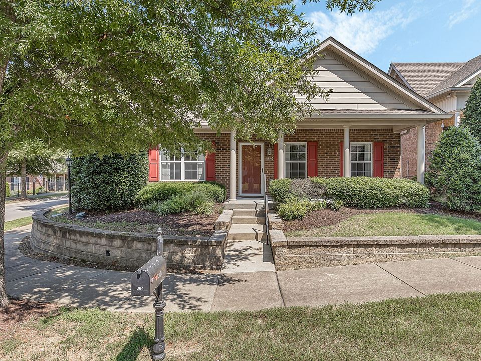 1st image of 304 Connelly Ct