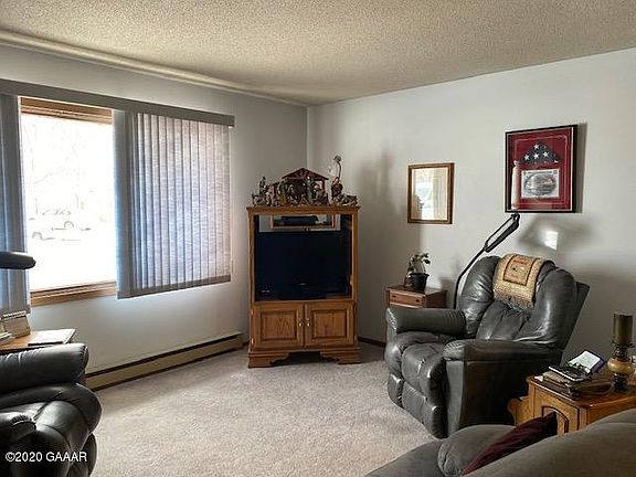 2nd image of 702 3rd St