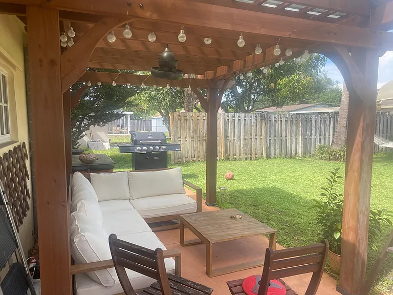 5040 SW 94th Way — Photo 3