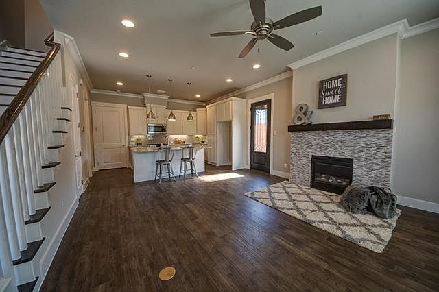 1st image of 260 Crickett Ct