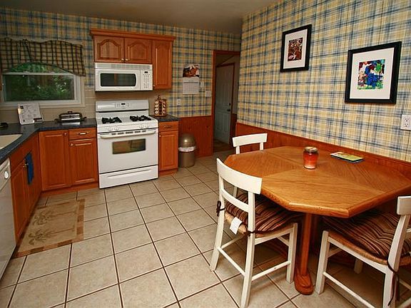 4th image of 2514 Shasta Dr