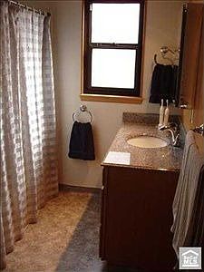 4th image of 5551 Gondar Ave