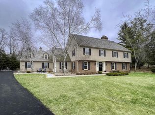 9940 N Lamplighter Ln, Mequon, WI 53092