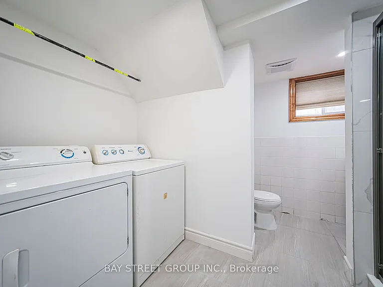 538 Queens Dr #BASEMENT — Photo 11