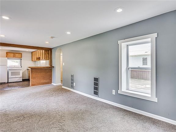 4th image of 4027 Bushey Ave