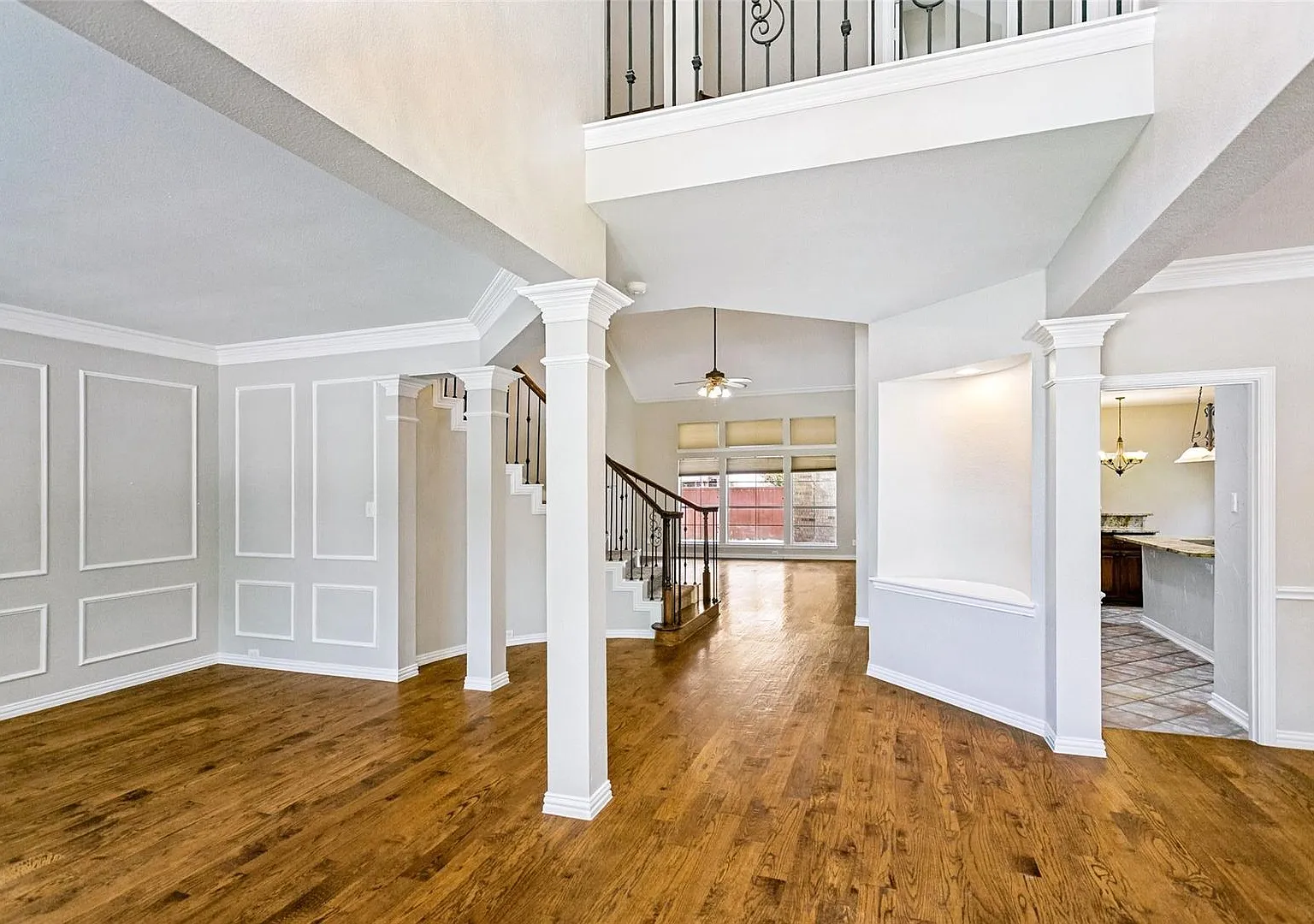 Live in this Luxurious and Majestic beauty located in heart of Plano with Exemplary PISD . 4 beds... — Photo 4