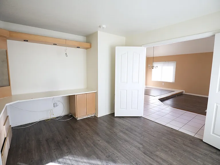 25406 Blackthorne Dr — Photo 10