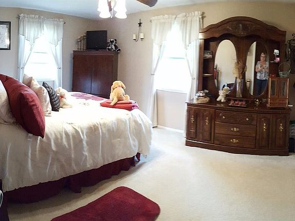 4th image of 2909 Pease Ln