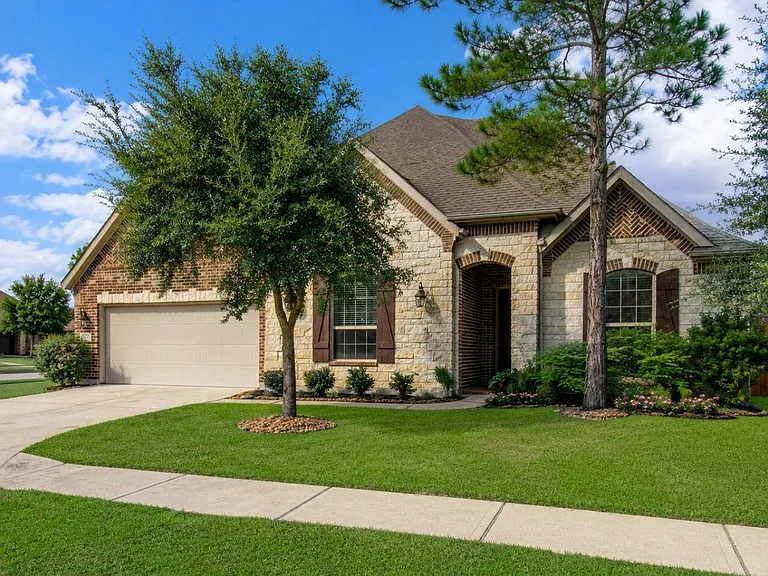 20214 Overland Hills Ln — Photo 1