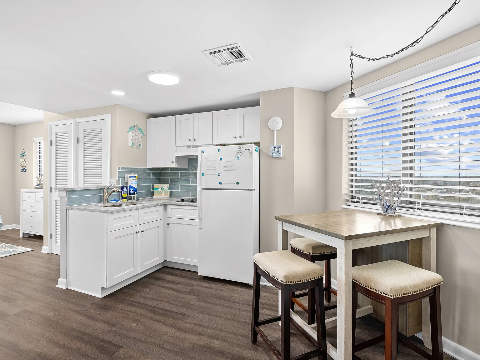 Studio, 548 sqft, $1,400 — Photo 3