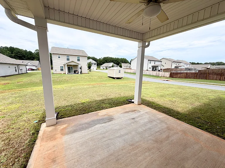 323 Alameda Ln — Photo 20