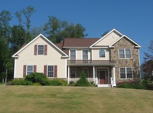 135 Country Club Rd, Hopewell Junction, NY 12533