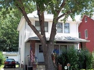 1351 Penhurst Rd, Cleveland, OH 44110