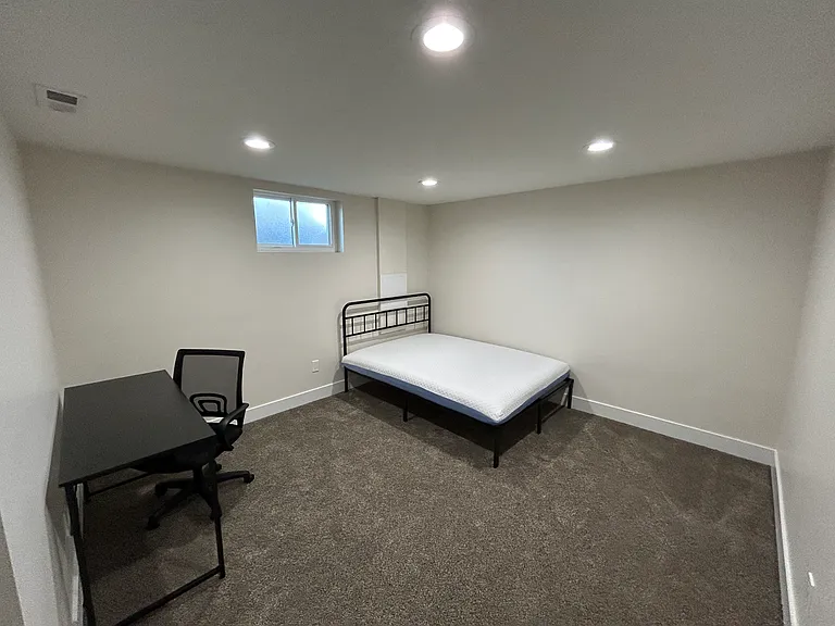 2048 E Sunnyside Ave — Photo 16