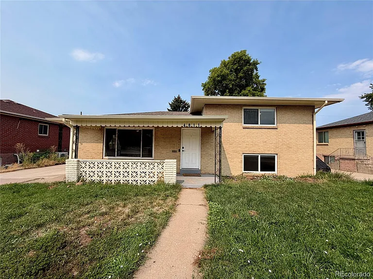 4811 Fenton St — Photo 2