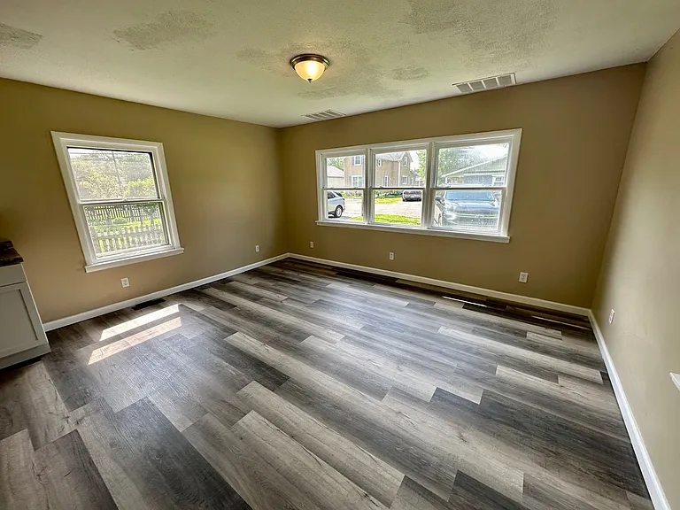 1124 W Market St — Photo 2