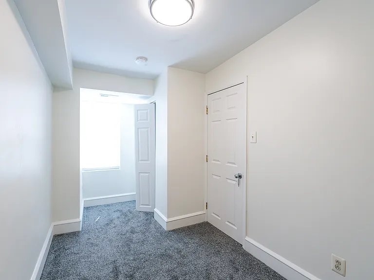 1631 S Clarion St — Photo 15